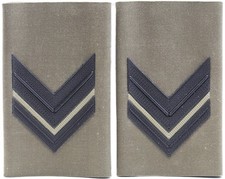 gradi caporale esercito italiano divisa uniforme distintivo militare medaglia