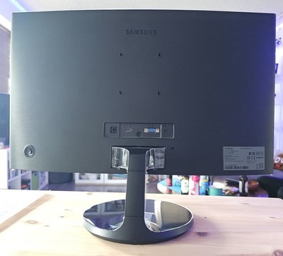 Samsung Curved Monitor 24 Zoll FullHD 100Hz 4ms HDMI VGA 1800R S24D3 Bildschirm