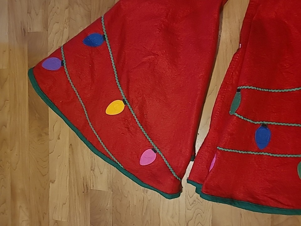 Pair of Vintage Christmas Tree Skirts Red Felt Lights Rick Rack ...