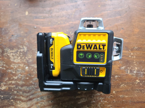 Dewalt DW089LG 3 Way Self Levelling Cross Line Green Beam Laser - Picture 3 of 6