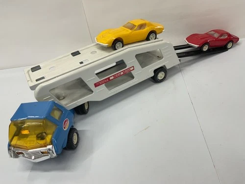 VINTAGE TONKA MOTOR MOVER W/ VETTES & RAMP