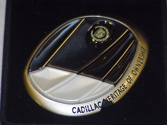 Cadillac Heritage of Ownership メダル s-l400.jpg