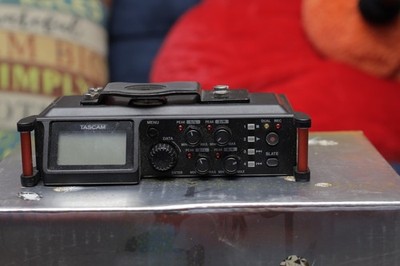 TASCAM DR-70D 4-Channel DSLR Audio Recorder XLR Phantom Power Field Recorder