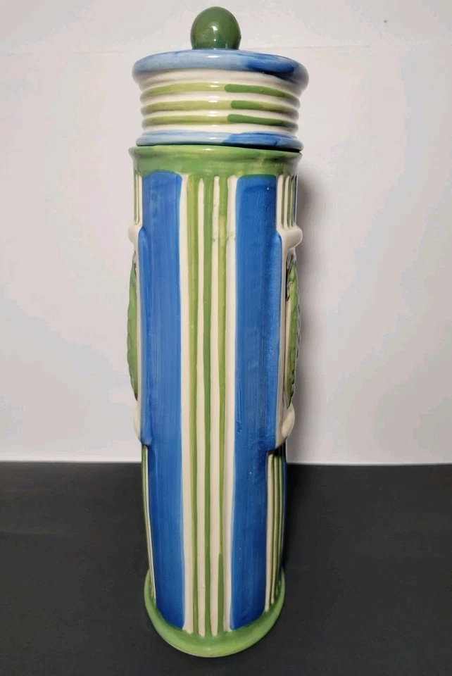 Contenedor de pasta de cerámica Pea Pod de 13,5" de alto bote de cocina a rayas azules y verdes Foto 3 de 4