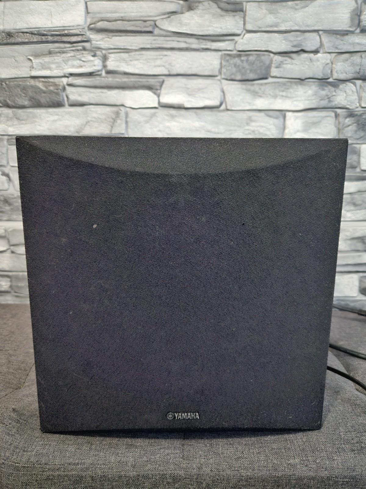 Yamaha NS-SW050BL 8" Cone Powered Subwoofer 100W 5 Ohms Styl