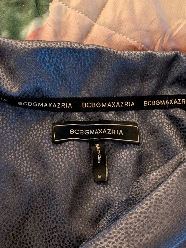 Conjunto de pijama BCBG Max Azria para mujer talla M satinado con botones silencioso de lujo elegante cómodo Foto 2 de 4