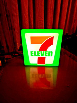 Seven Eleven Gas Station - USB Lighted LED Sign - Man Cave - Arcade - Retro 711