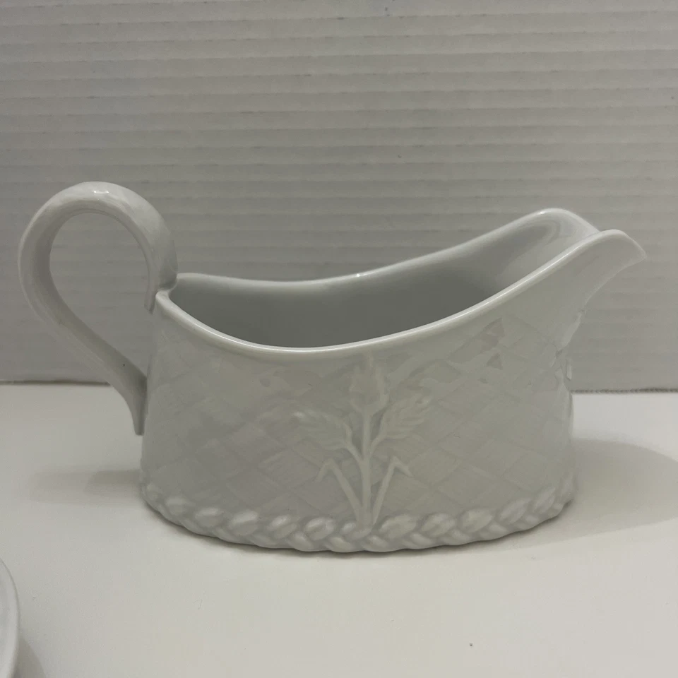 ROYAL WORCESTER 51 BOTE DE SALSA FINO Y PLATO PORCELANA INGLATERRA CESTA DISEÑO TRIGO Foto 2 de 4