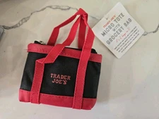 New Trader Joes 2 in 1 Micro Tote with Grocery Bag W/ Tags