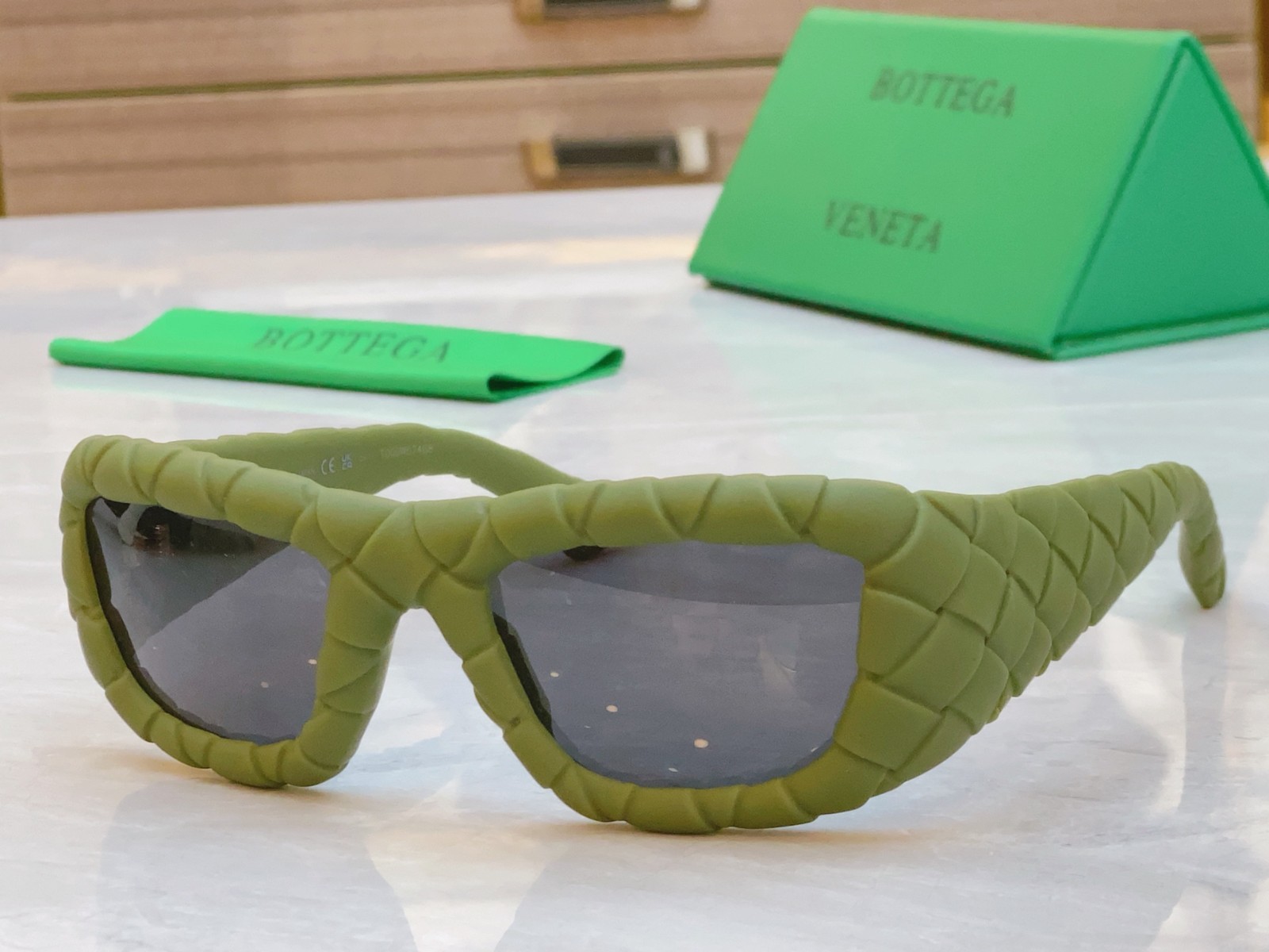 BOTTEGA VENETA BV1307S 54-19-145 Olive Green Woven Rectangle UV Sunglasses