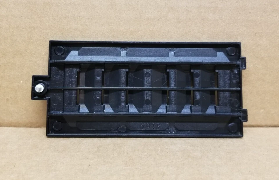 Radio Shack RC Tri-Runner 1:10 Scale **REPLACEMENT BATTERY COVER** With Screw - Image 2 of 2