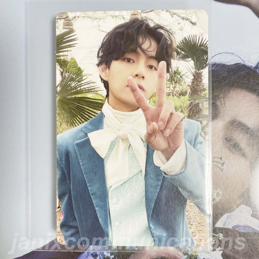 BTS V Special 8 Photo-Folio Me, Myself, & V 'Veautiful Days