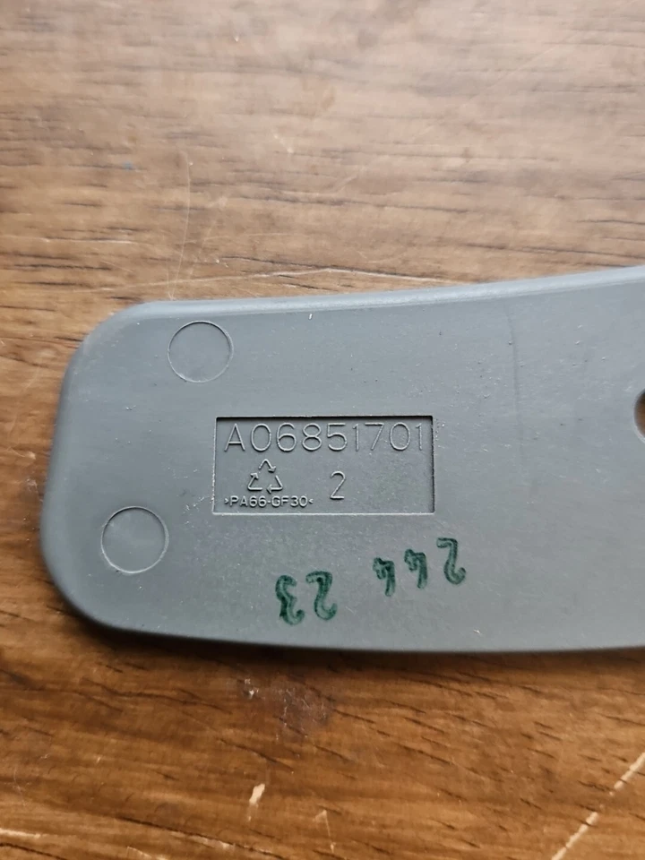 Pestillo puerta secadora Electrolux A06851701 Foto 2 de 3