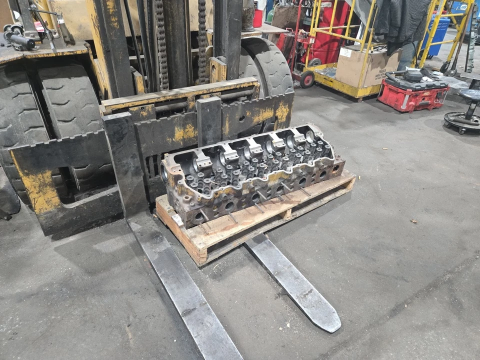 Rebuildable 3406e Cylinder Head - Image 2 of 4