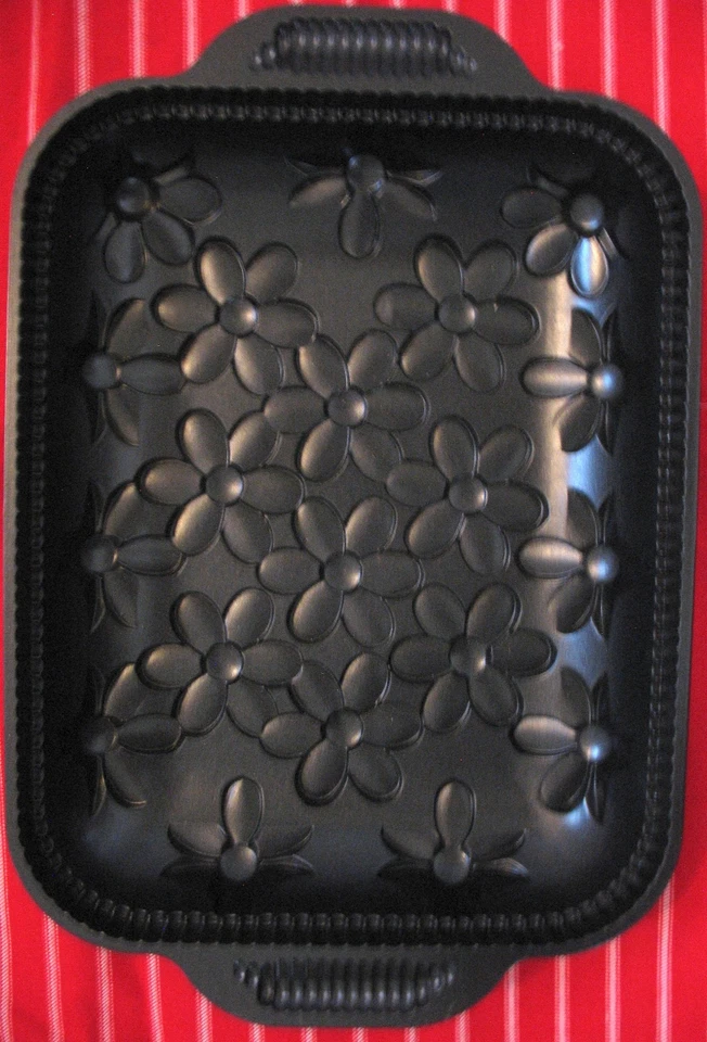 Nordic Ware DAISY FLOWER PASTEL SARTÉN antiadherente 10 tazas aluminio fundido EE. UU. 9 x 11" Foto 2 de 4