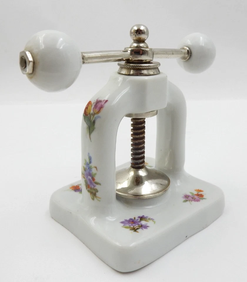 ANTIQUE 1800'S MEISSEN PORCELAIN NUT CRACKER GARLIC PRESS FLORAL DESIGN, GERMANY - Image 4 of 4