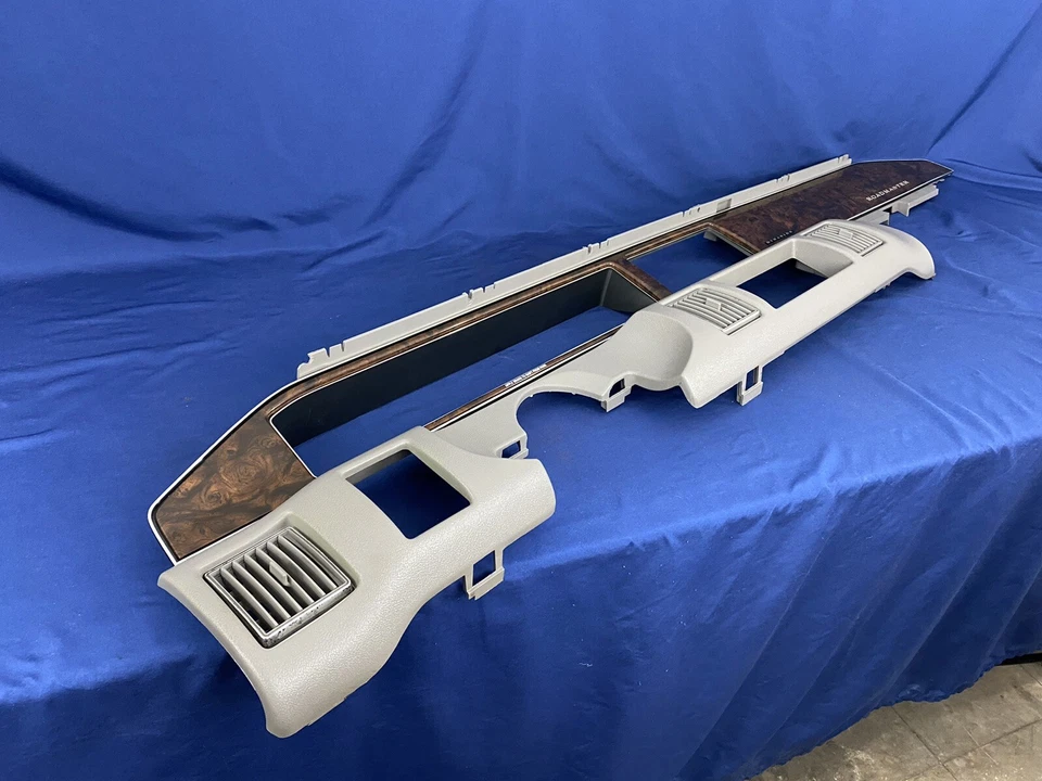 1991-1993 BUICK ROADMASTER INSTRUMENTO TABLERO BISEL RADIO BISEL OEM Foto 3 de 4