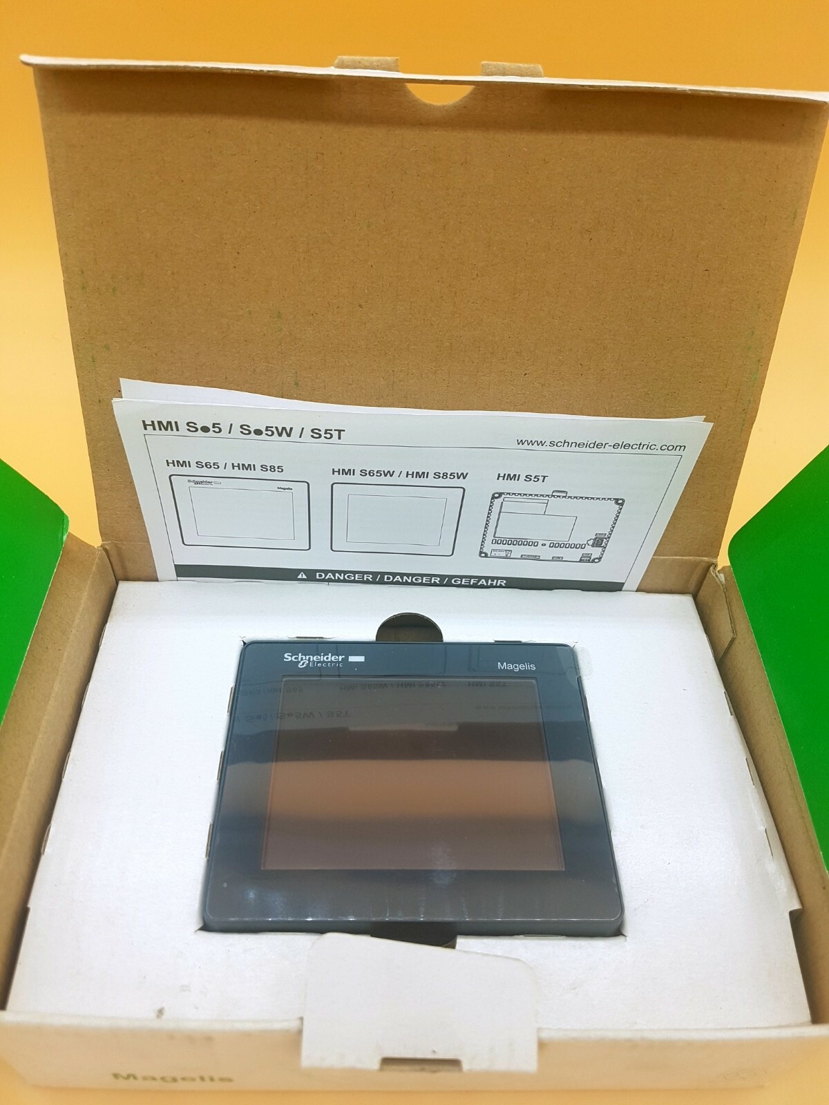 Terminal Magelis HMIS65 Schneider Electric tactile 3''5 couleur 24V DC pour automate