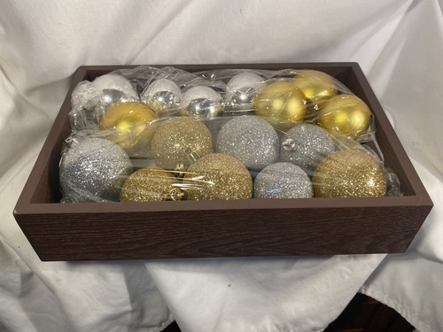 St. Nicholas Square Holiday Clip Box & Photo & Note Holder New In Box - Picture 6 of 8