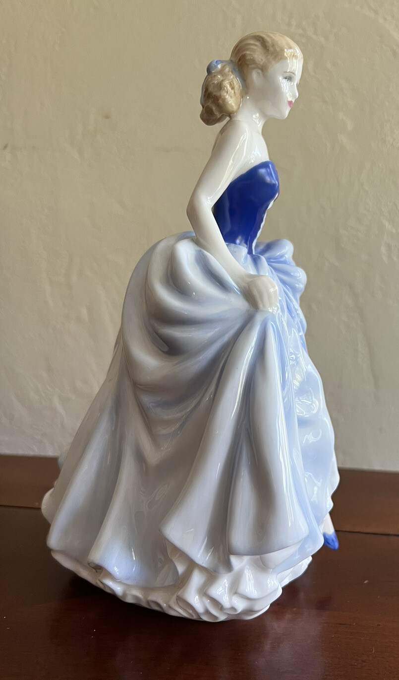 Royal Doulton Classics SUSAN Figurine of the year 2004 Signed | eBay