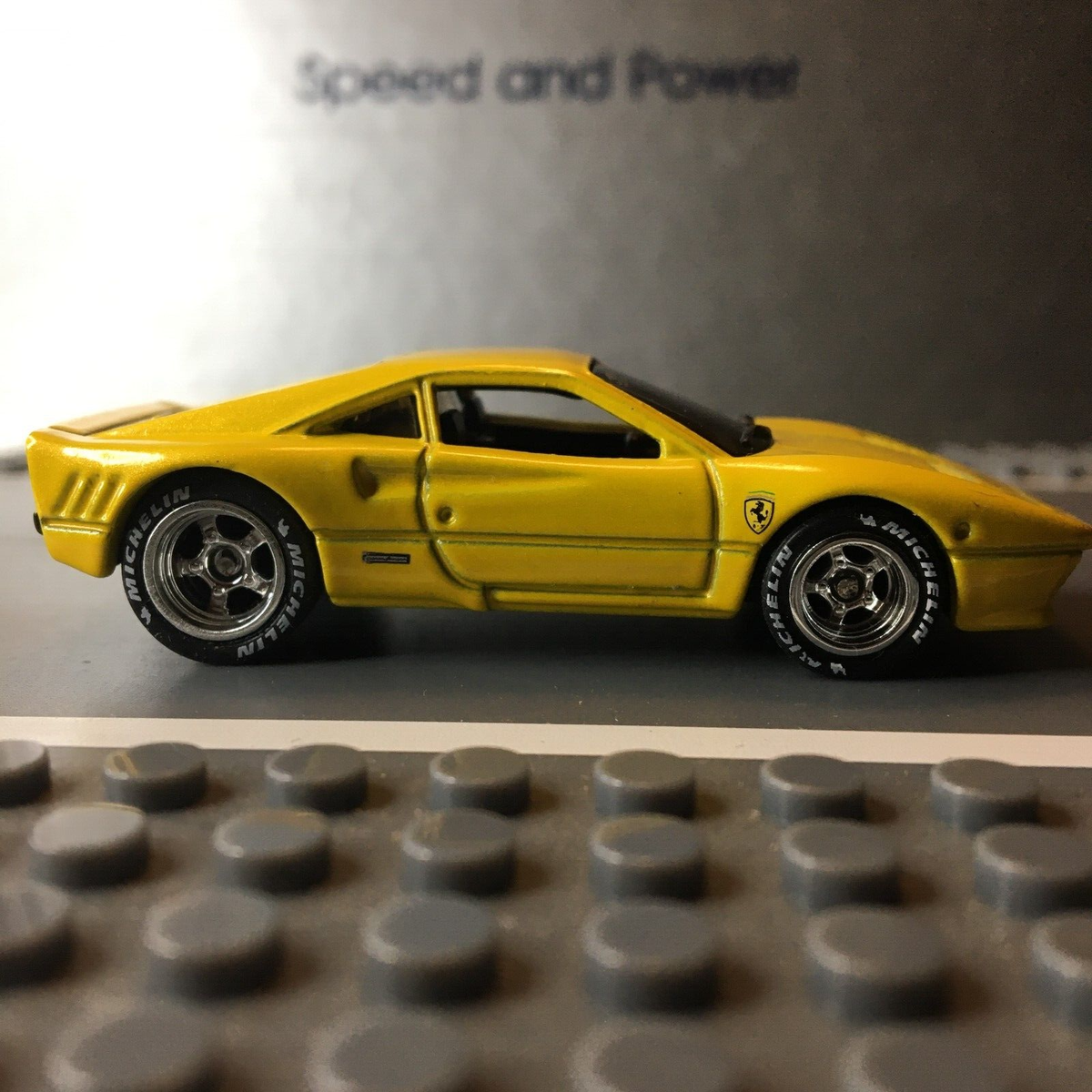 ホットウィール、フェラーリ 288 GTO 黄（ルース） s-l1200.jpg