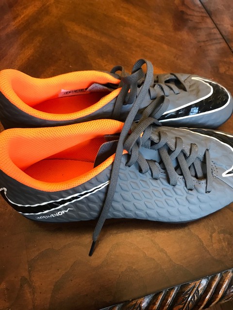 NIKE HPYERVENOM Soccer Spikes Grey W/Black SWOOSH YOUTH 6 PRISTINE Shape | eBay