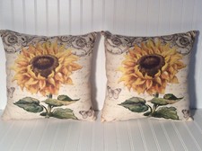 Decorative pillows 18X18. Sunflower Design. Set Of 2