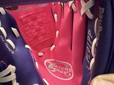 Rawlings Youth 9  RHT Softball/Baseball Glove PL90PPW Pink Right Hand Throw