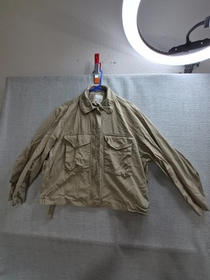 H&M Oversize Boxy Jacket Womens XS Beige Flap Pockets Full Zip Winter Hunting