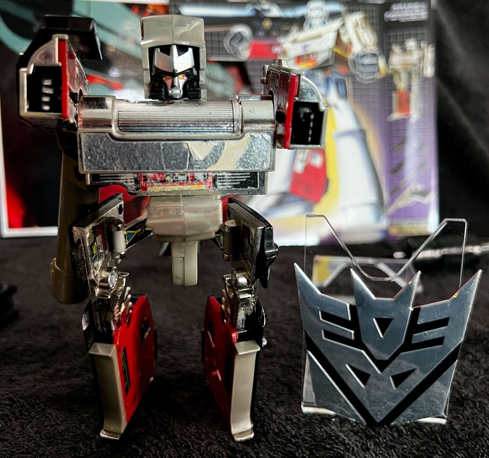 G1 1984 MEGATRON • 100% COMPLETE • CUSTOM STAND/PRINT • VINTAGE G1 ...