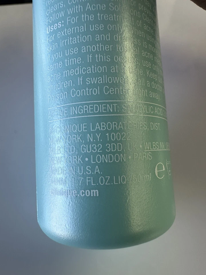 Limpiador de espuma limpiadora Clinique soluciones para el acné paso 1 Foto 4 de 4