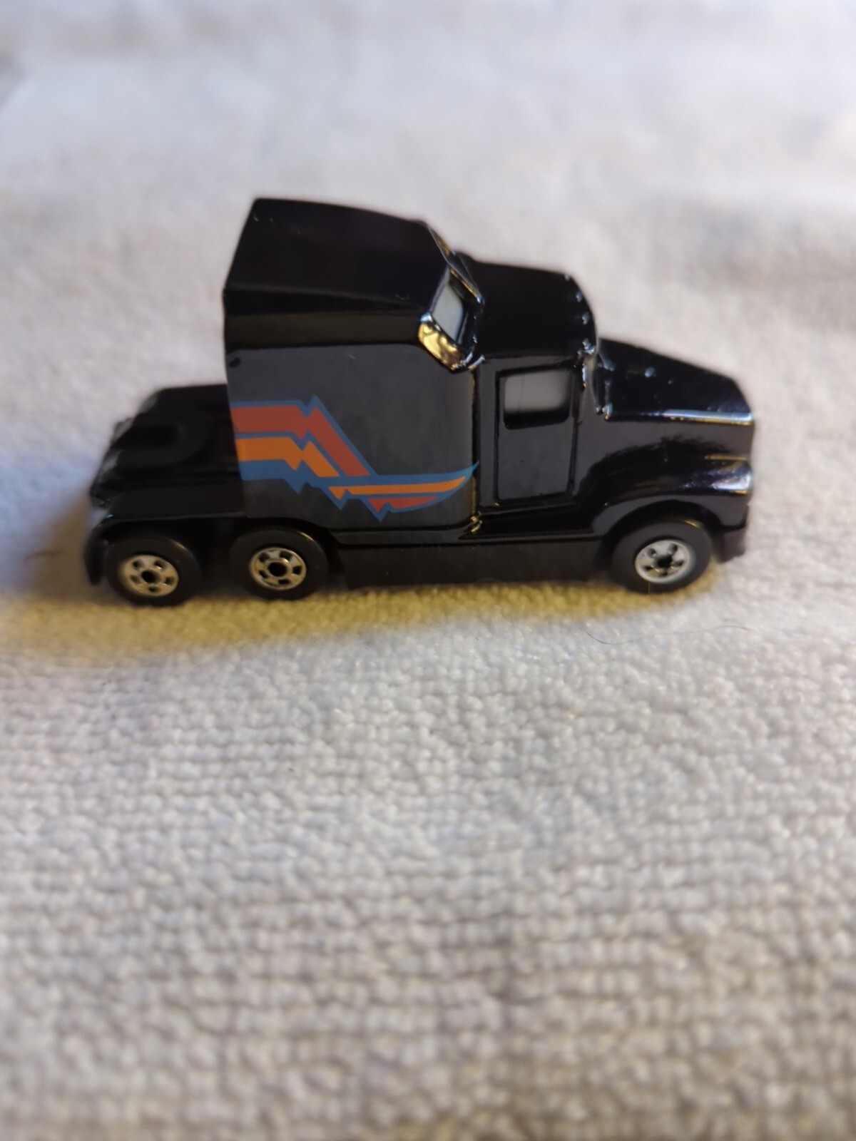 Hot Wheels 1988 #76 Black Kenworth Big Rig