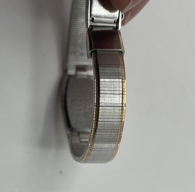 Vintage Seiko 2 Tone Watch 2E20-5139 Women display picture 1