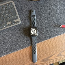 Apple Watch Series 5 44mm Space Grey