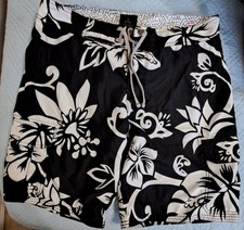 Old Navy L Black White Floral Swim Trunks Board Shorts Mesh Lined 10.5" Inseam