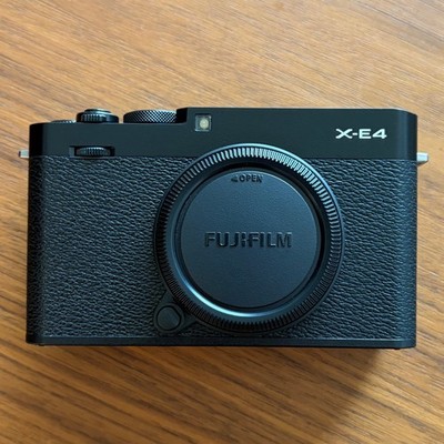 [MINT] FUJIFILM X-E4 Mirrorless Camera Body (Black) (26.1MP APS-C)