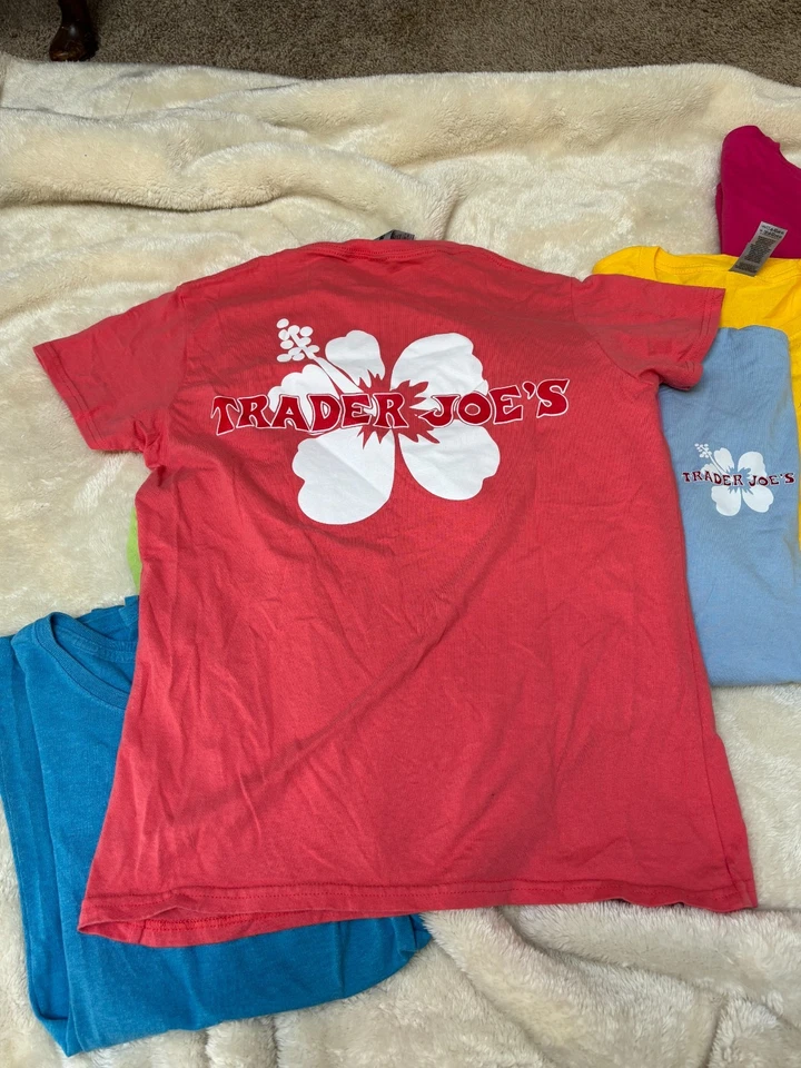 Camiseta de Empleado Trader Joe's Manga Corta Hibisco Varios Colores Talla _ Prelovd Foto 3 de 3