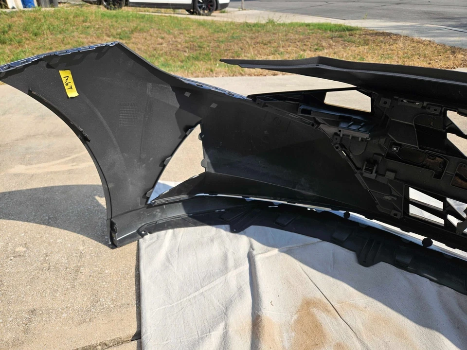 Parachoques delantero + parrilla (Hyundai Elantra 2021 - 2023) -- Sin usar, perfecto estado Foto 3 de 4