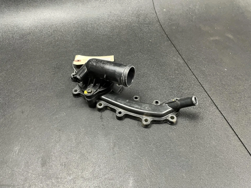 Carcasa termostato Dodge Challenger 5184977AE 2018 2013 2014 2015 2016 - 2023 Foto 4 de 4