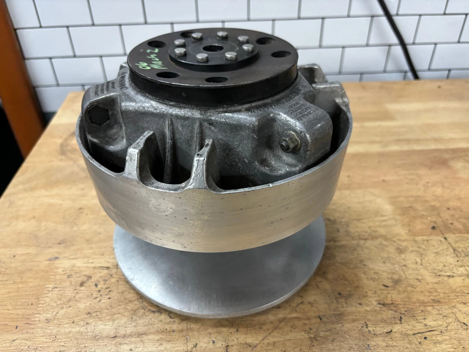 Embrague primario Ski-Doo Mach Z Summit Rev 800 forjado Billit 1000 RT OEM MXZ Foto 2 de 4