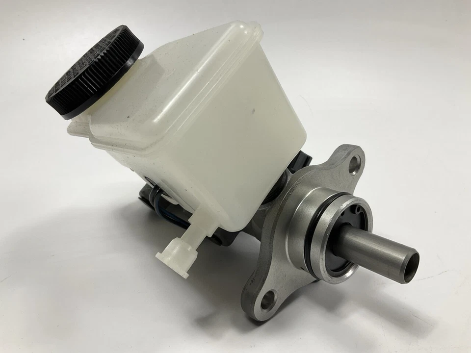 Cilindro maestro de freno Acdelco 18M637 - 1993-1997 Mazda 626, MX-6 con transmisión manual Foto 4 de 4