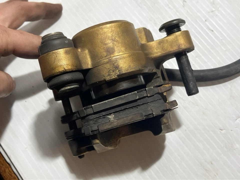 Conjunto de freno trasero Honda Cbr600rr 2004 (fabricante de equipos originales) Foto 3 de 4