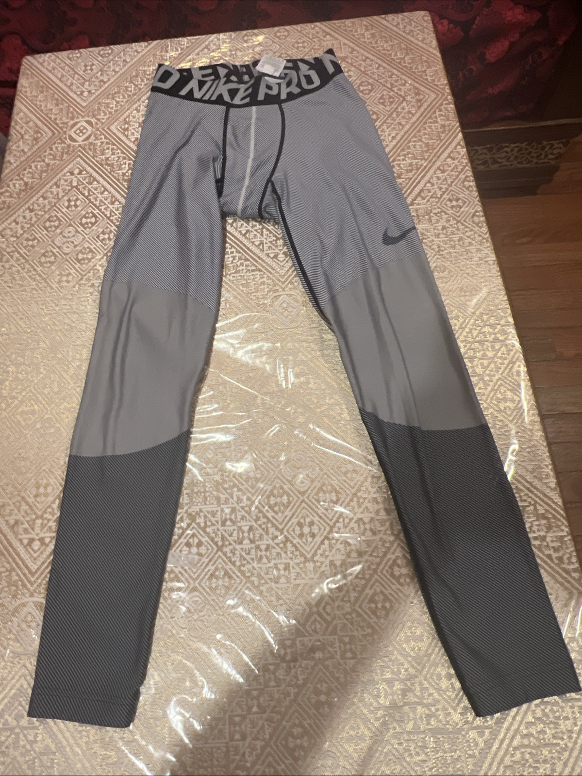 Pre-Owned Nike Pro Hyperwarm Lines Compression Pa… - image 1