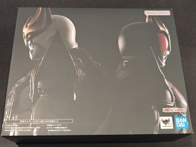 S.H.Figuarts Shinkocchou Seihou Kuuga Ultimate & Daguva Set Bandai Tamashii