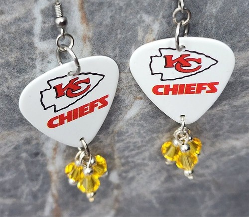 Pendientes de selección de guitarra con nombre y logotipo del equipo NFL Chiefs con cristal de Swarovski amarillo - Imagen 3 de 5
