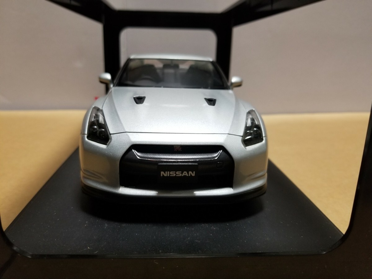 Autoart 77386 NISSAN GT-R R35 SILVER 1/18 | eBay