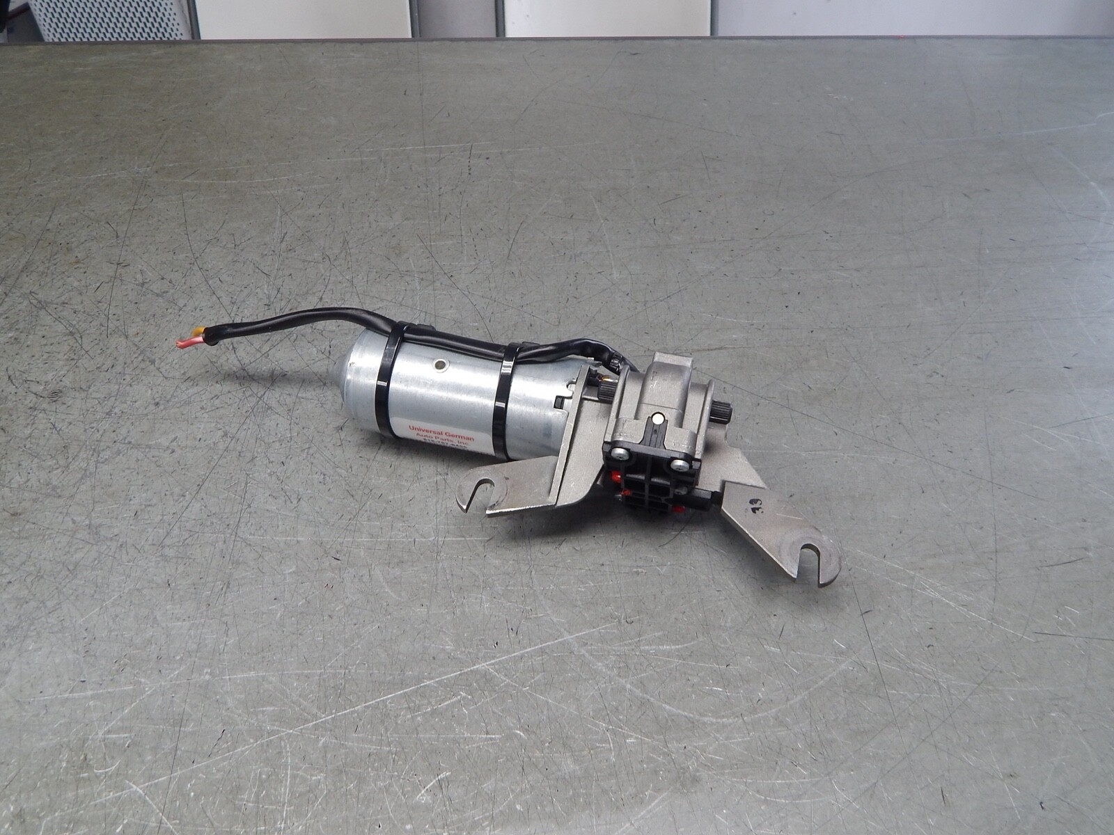 MASERATI GRANTURISMO CONVERTIBLE FRONT DRIVE MOTOR  0390201675 - REMANUFACTURED