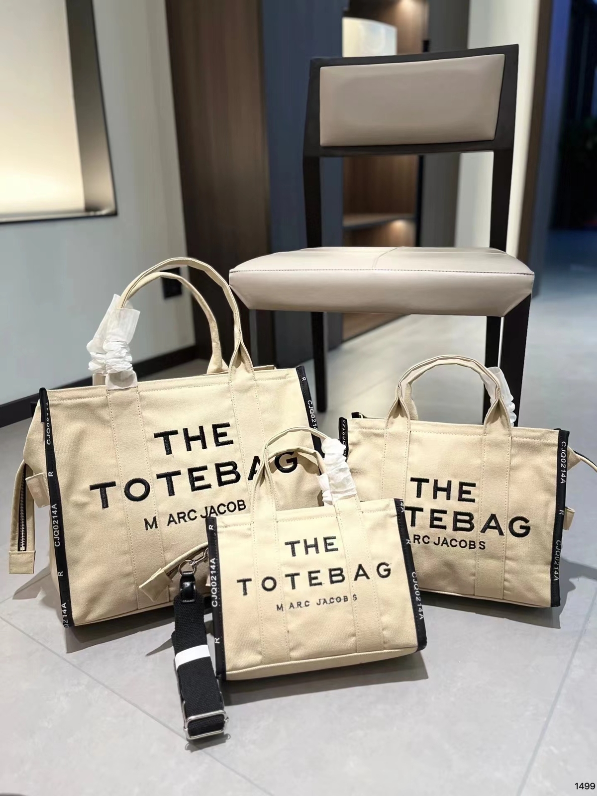 Marc Jacobs The traveler Tote bag Canvas Handbag for Women Small Medium Large