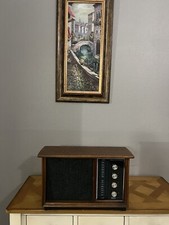 Vintage RCA Victor AM/fm radio RHC95w-k walnut. Nice Tested.