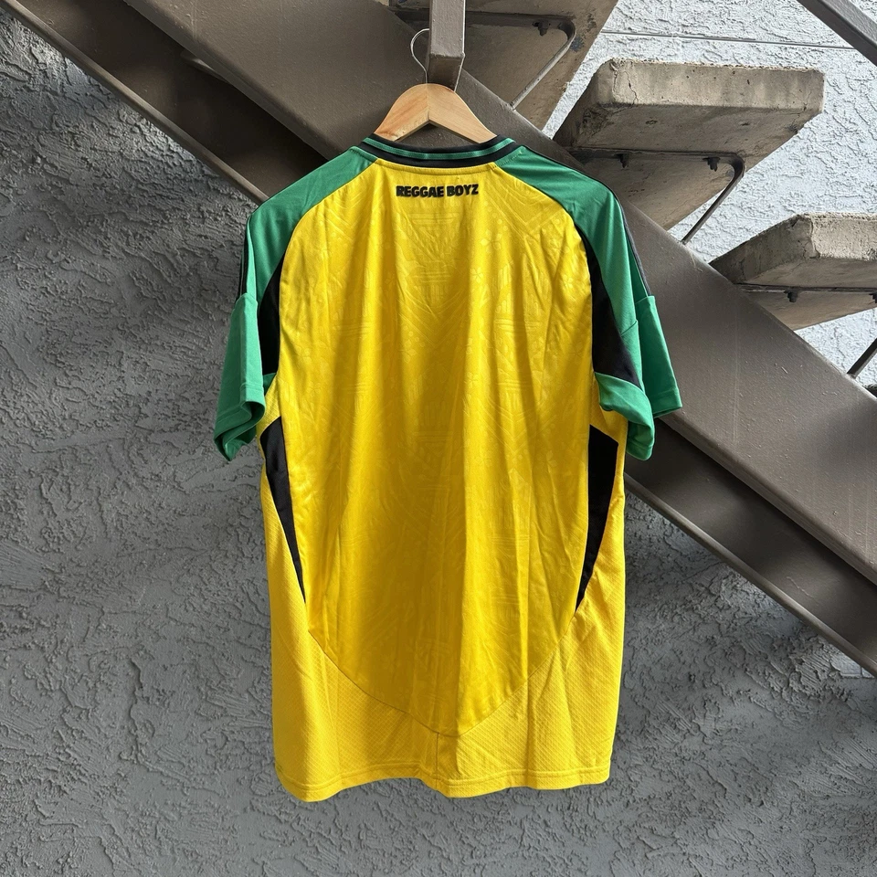 Camiseta de fútbol Jamaica Reggae Boyz para hombre grande amarilla verde Adidas Foto 2 de 2